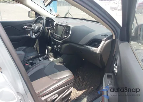 2015 Jeep Cherokee Trailhawk from USA, damaged, VIN 1C4PJMBB0FW528421